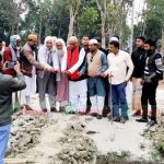 পাবনা’র দাপুনিয়ায় মসজিদের ভিত্তিপ্রস্তর নির্মাণের উদ্বোধন করেন জেলা পরিষদ চেয়ারম্যান